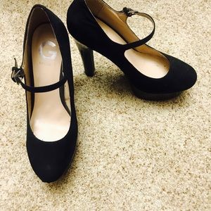 G by Guess 5 inch heels, scratch on right toe